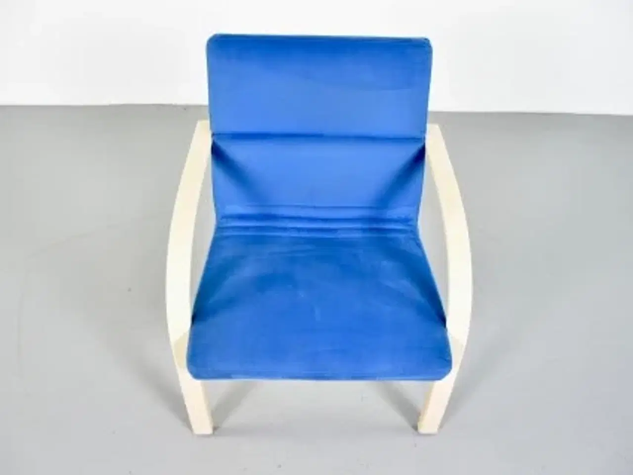 Billede 5 - Farstrup loungestol i birk med blåt polster