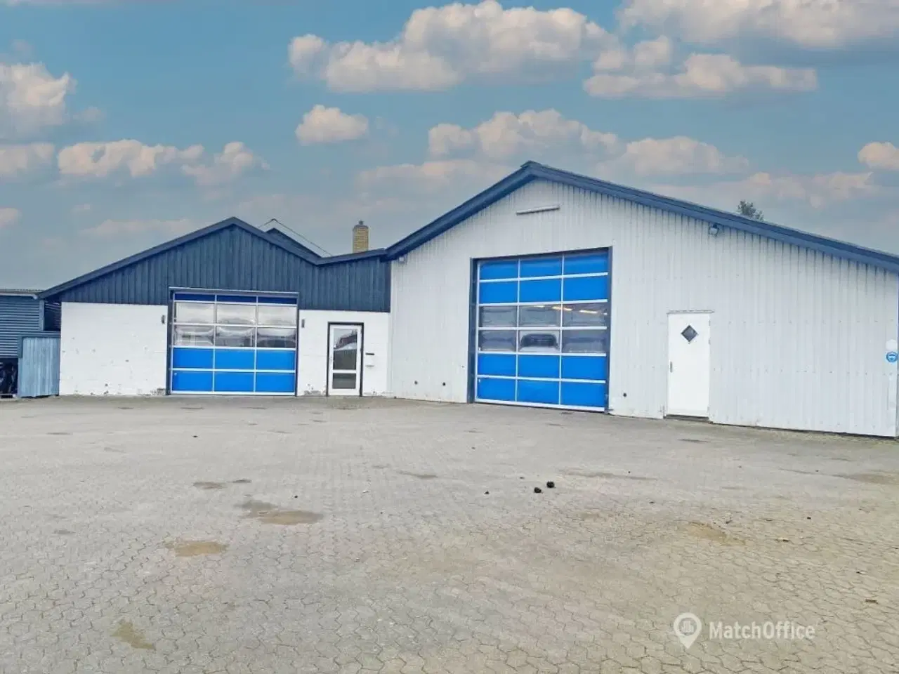 Billede 1 - Velbeliggende lager- / produktionslokale med stort udenoms areal