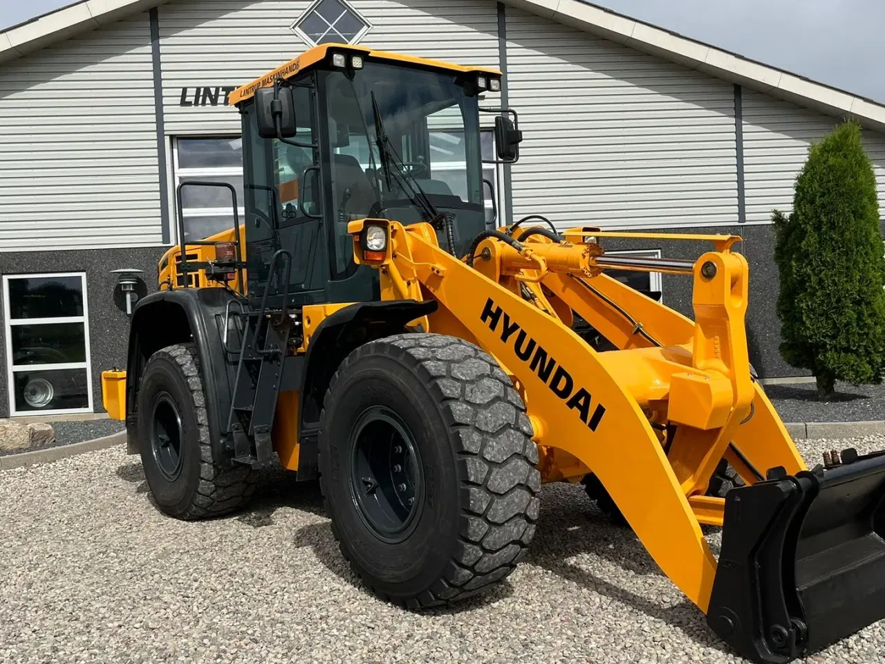 Billede 14 - Hyundai 757-9A XTD med lang-arm. En-ejeres maskine med Lock-UP.