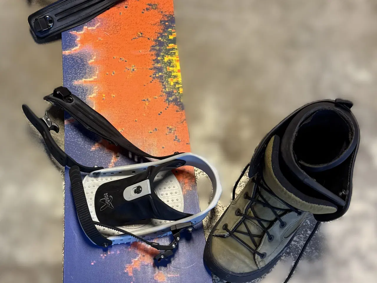 Billede 1 - Snowboard med støvler