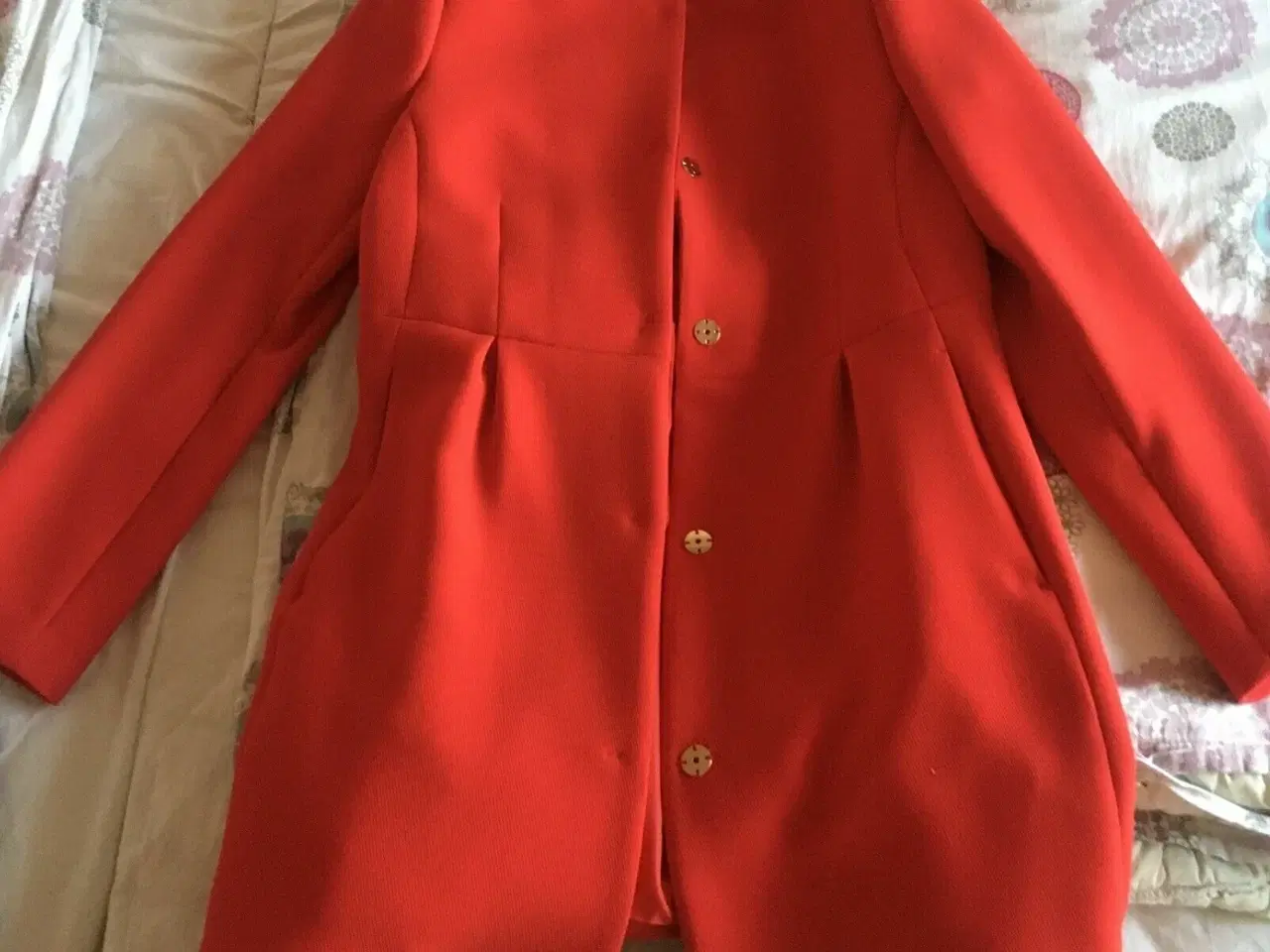 Billede 5 - Helt ny rød overgangs jakke fra esprit