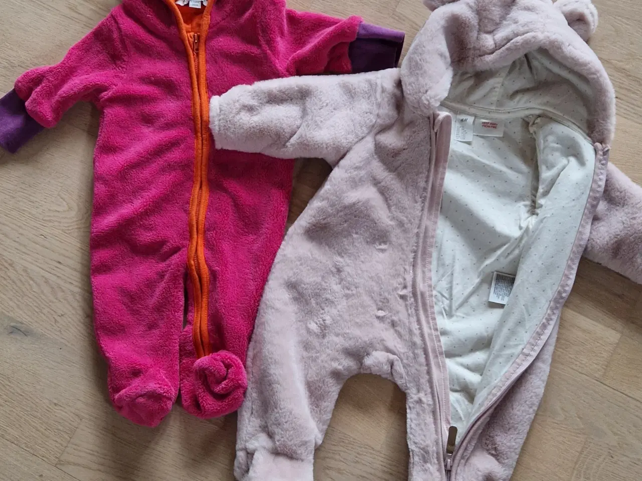 Billede 1 - Heldragter sælges 