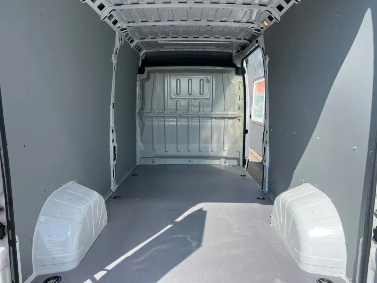 Billede 9 - Peugeot Boxer 335 2,2 BlueHDi 140 L3H2 Premium