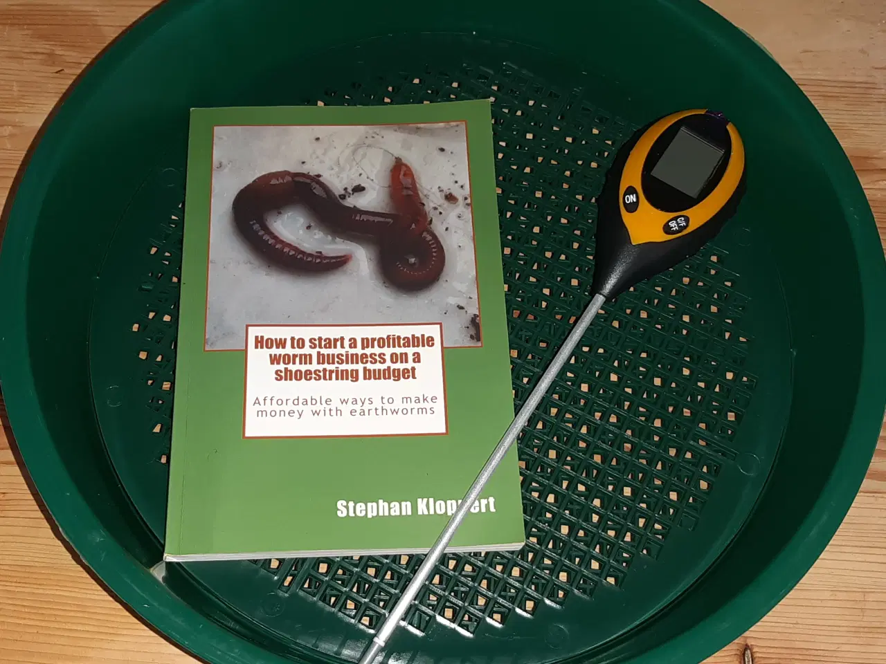 Billede 1 - Bog om hold, opdræt, ormegødning m.m. kompostorm.