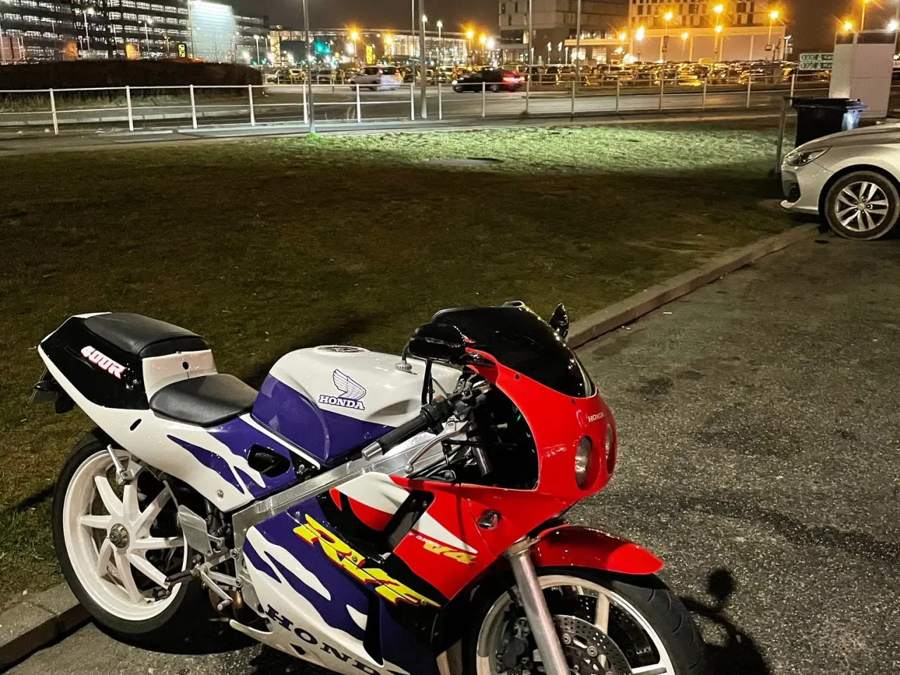 Billede 2 - Honda VFR 400 R (NC30)