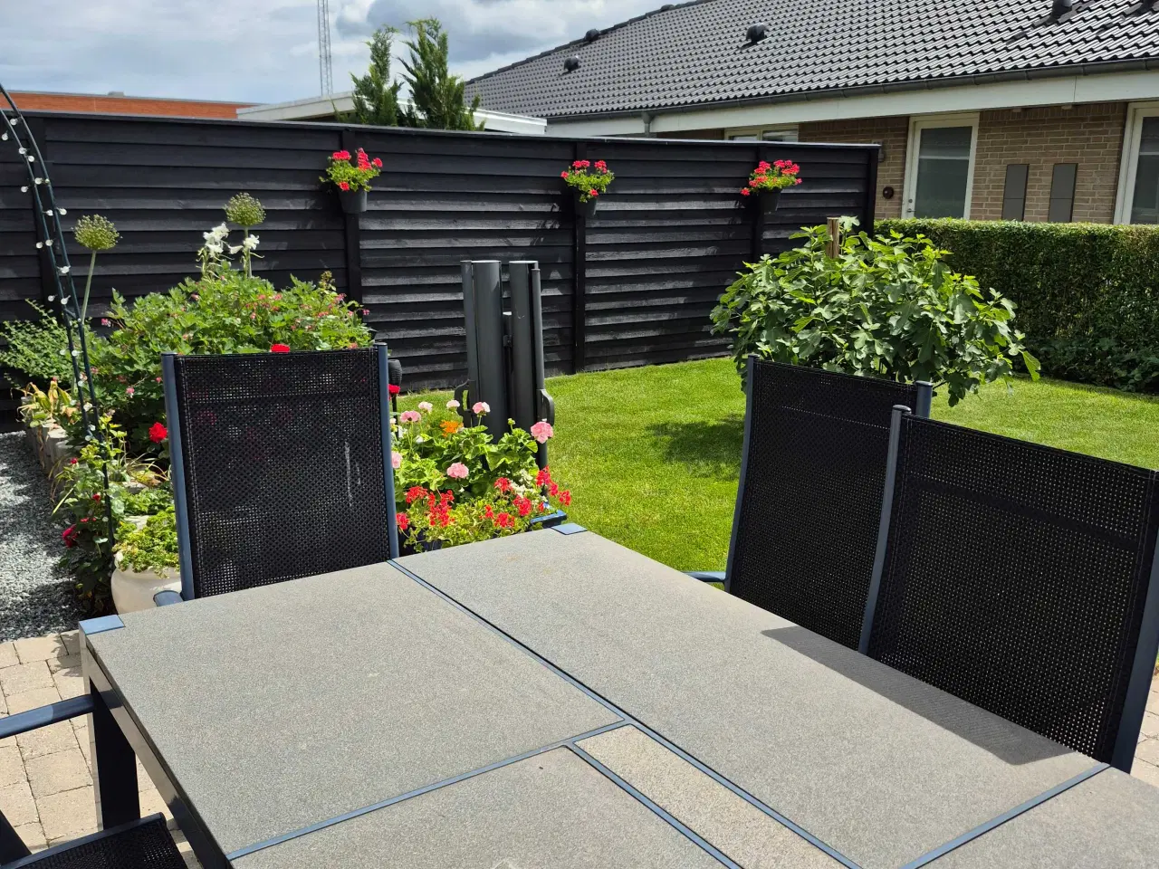 Billede 2 - Havebord med stole