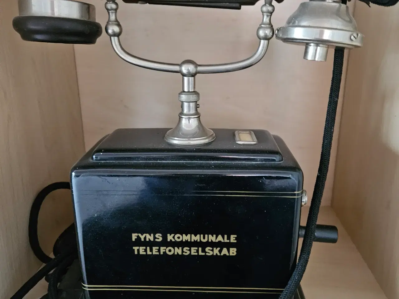 Billede 1 - Gammeldags telefon med håndsving (FKT)