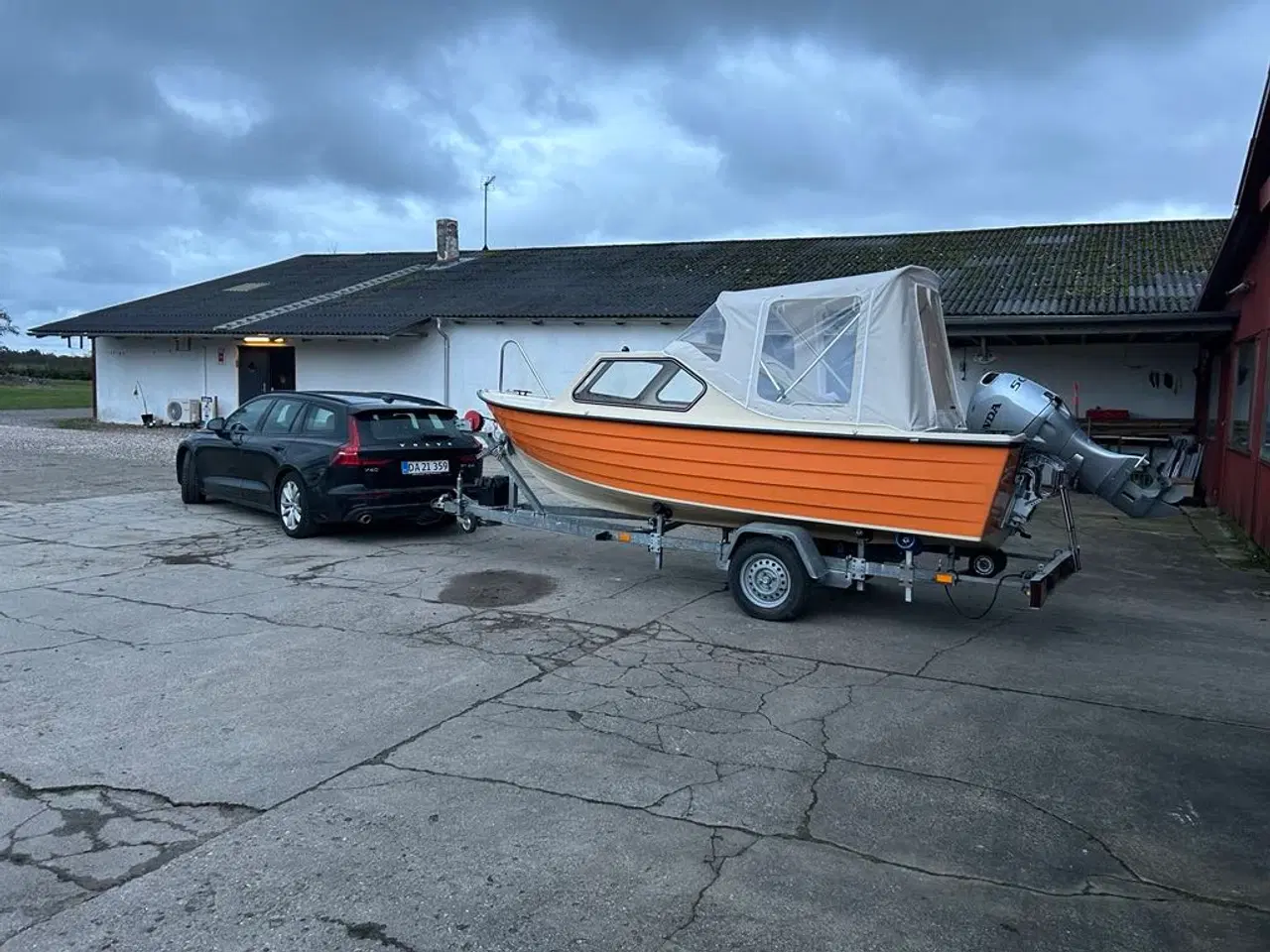 Billede 2 - Kabinebåd med bådtrailer.