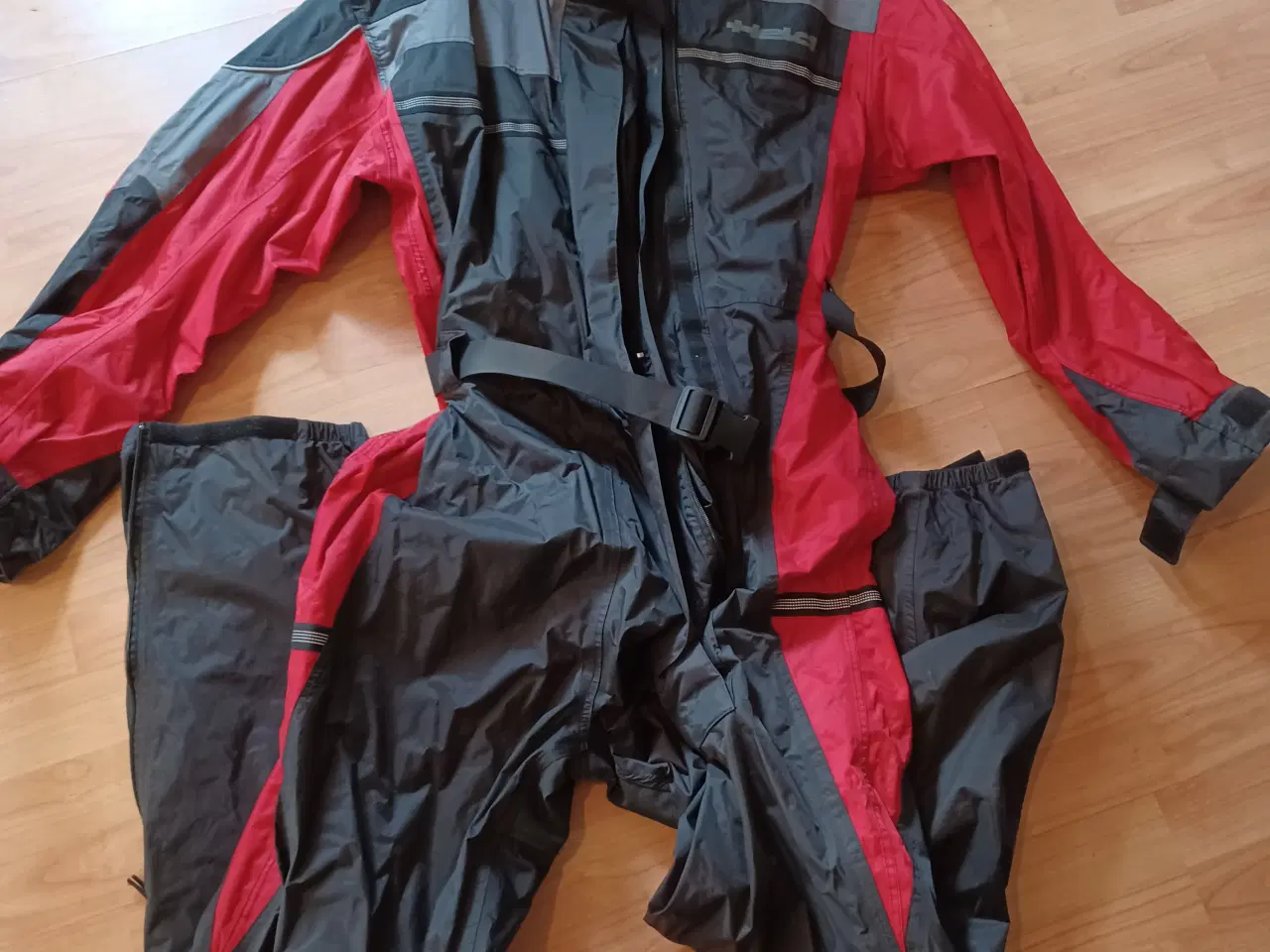 Billede 1 - Regntøj størrelse L.