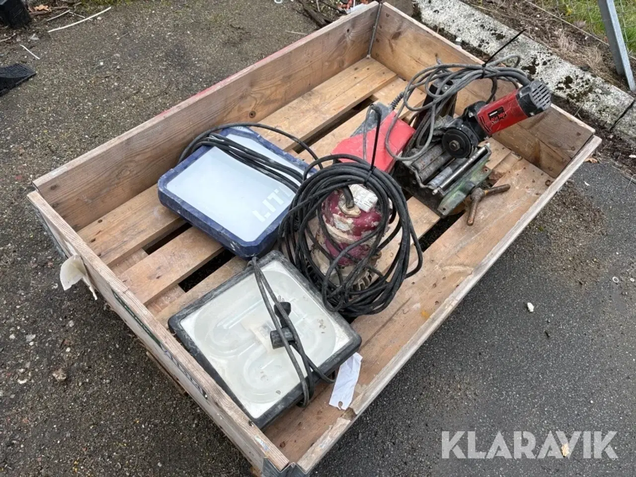 Billede 1 - Rørskærer, dykpumpe og lamper