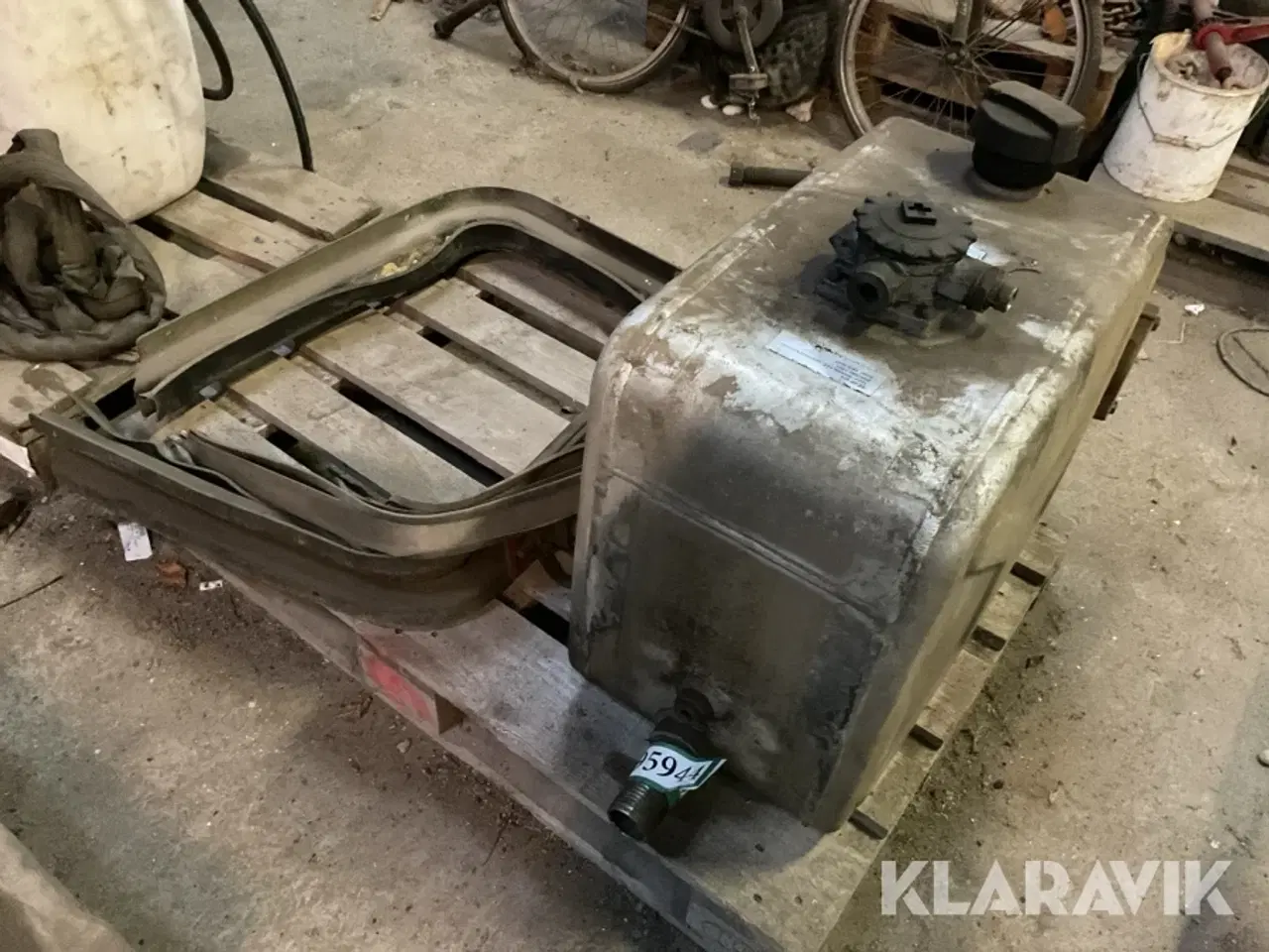 Billede 3 - Tank til hydraulikolie Kopi AH105L 1x2``