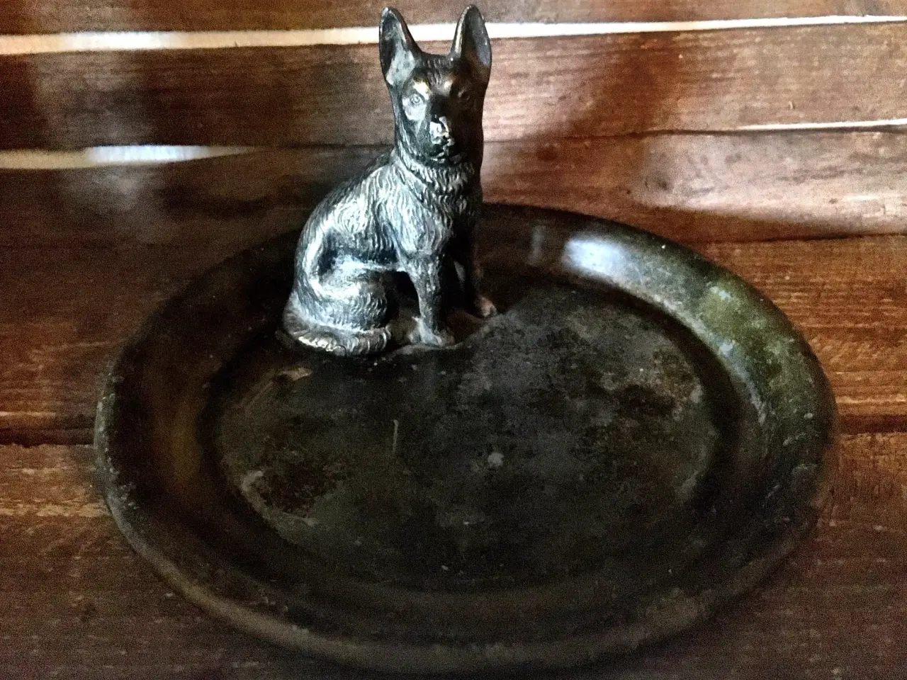 Billede 1 - * Smukt fad med schæferhund - i Tinos bronze