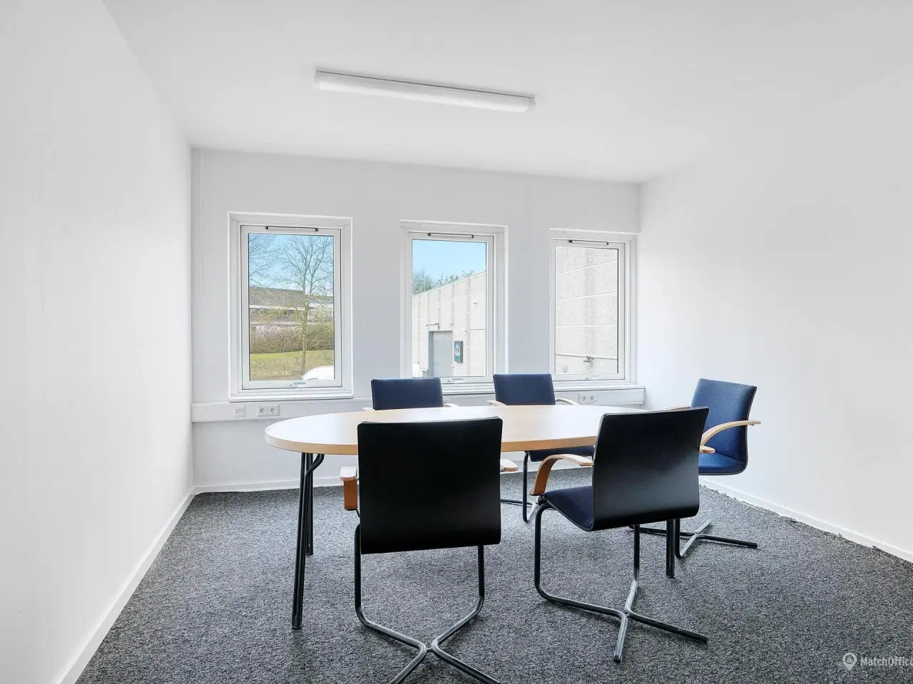 Billede 6 - Stort og højloftet lagerlokale med tilhørende kontorlokale.