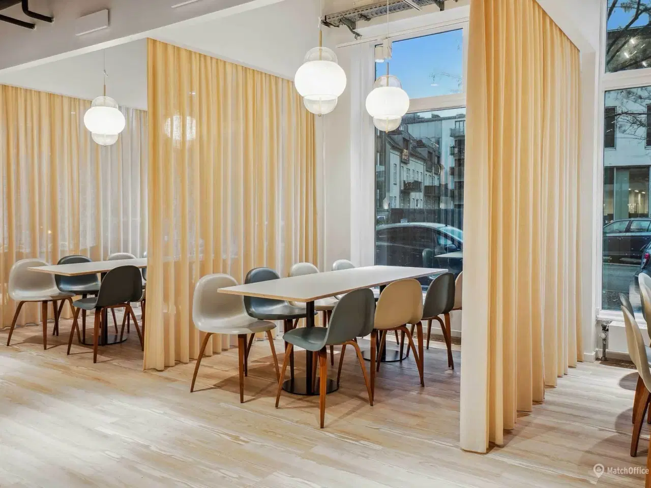 Billede 10 - Kontor med panoramaudsigt over byen og privat terrasse