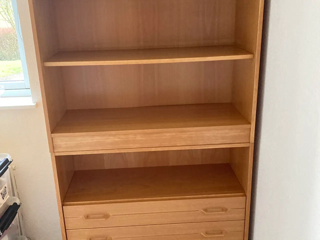 Billede 2 - Bogreol med skuffer