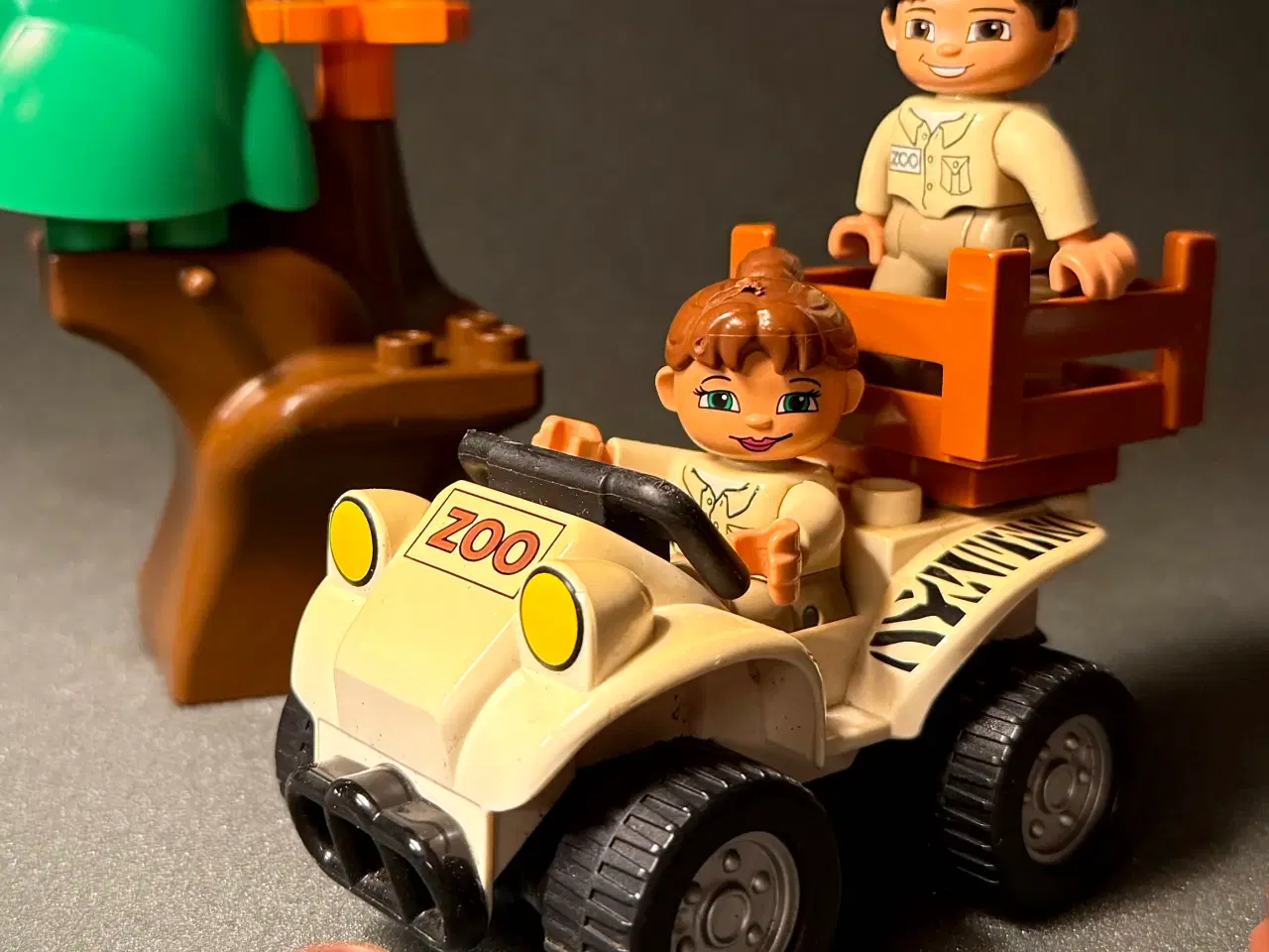 Billede 3 - LEGO DUPLO Zoo med Dyr, Jeep og Figurer