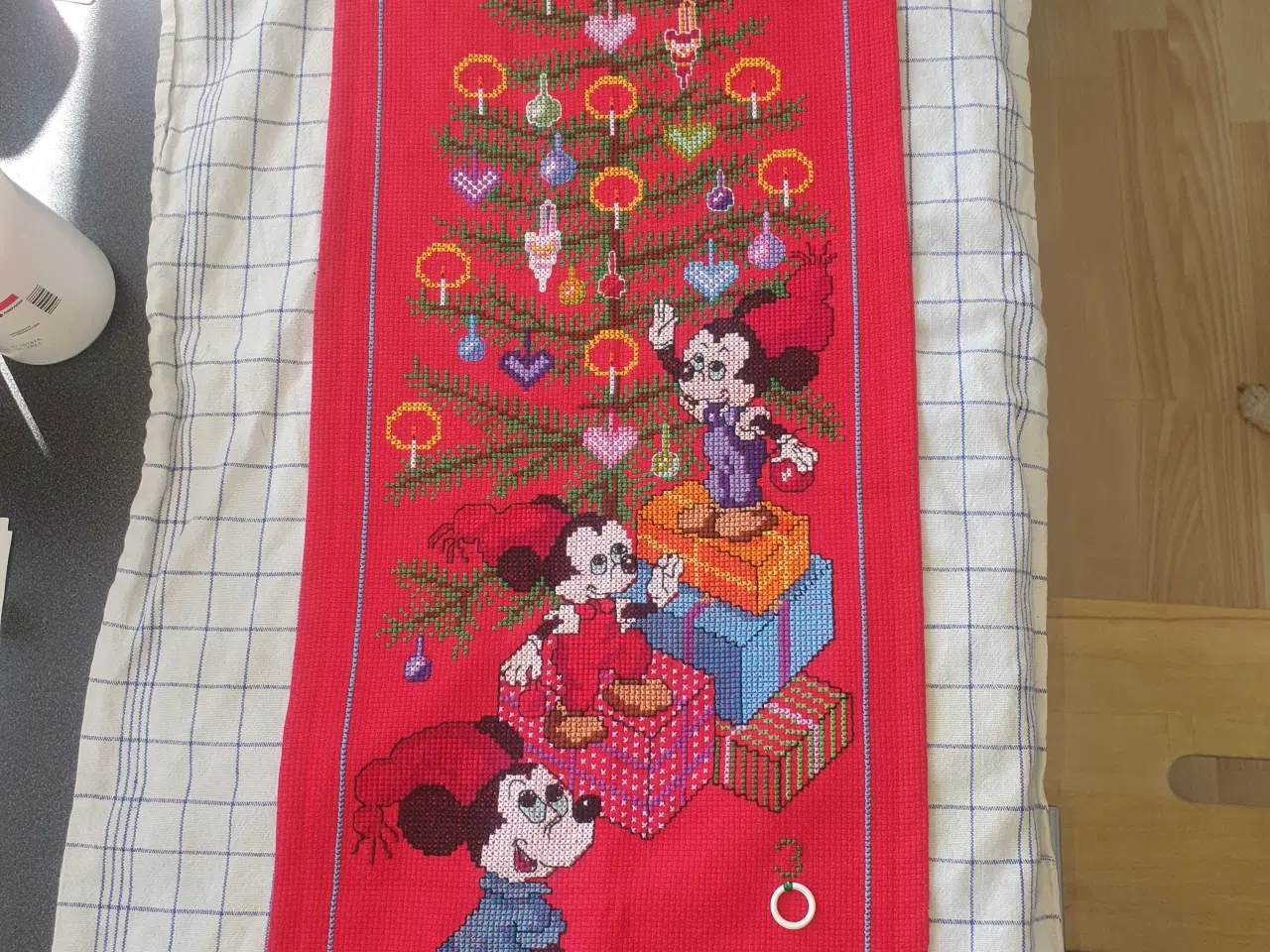 Billede 2 - Nybroderet Advents - og Pakkekalendere.