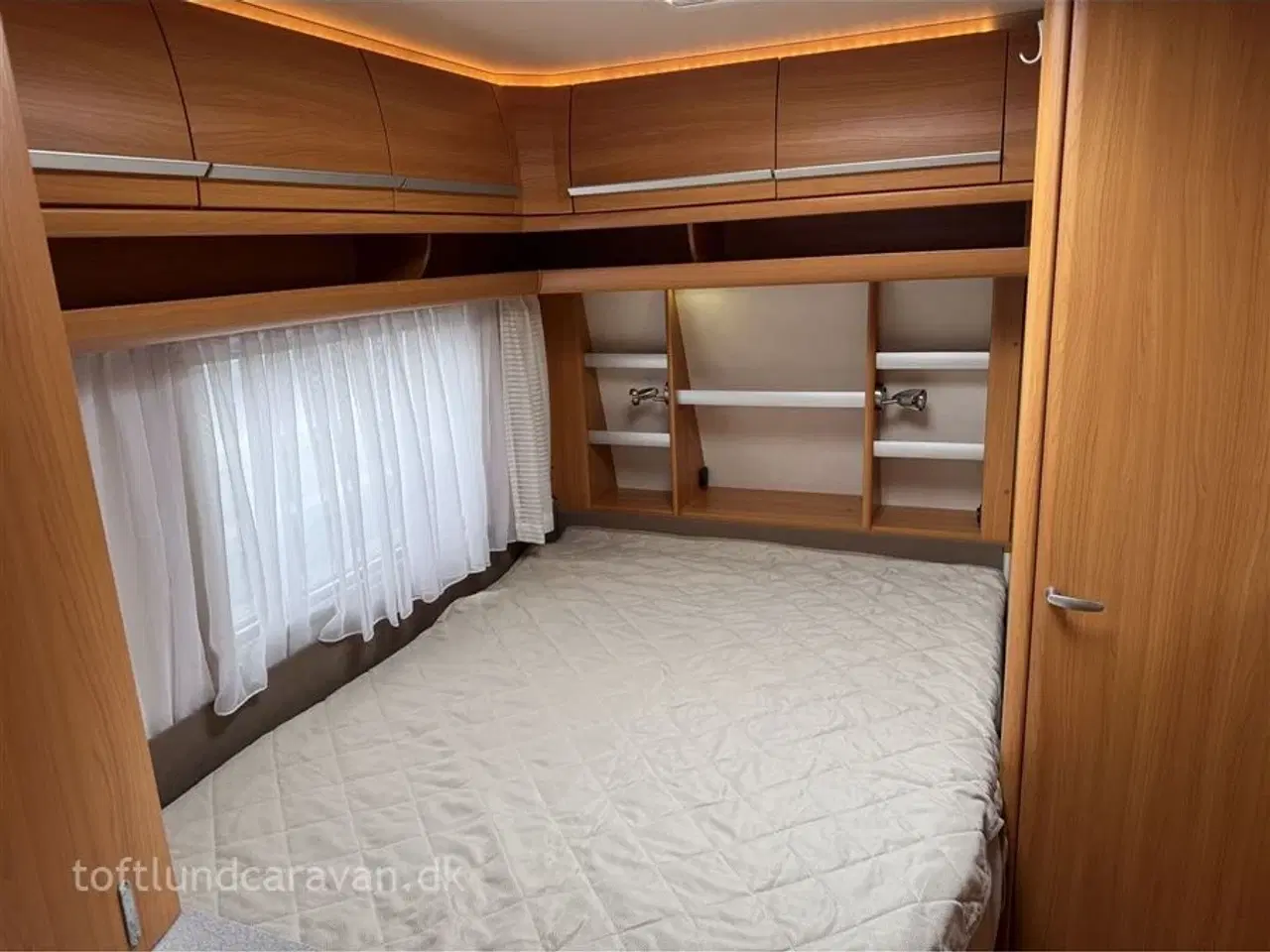 Billede 5 - 2009 - Fendt Saphir Style 510 TFB   Top udstyret  m/MOVER, EL støtteben, Gulvvarme mv. Meget velholdt vogn. Stor lasteevne.