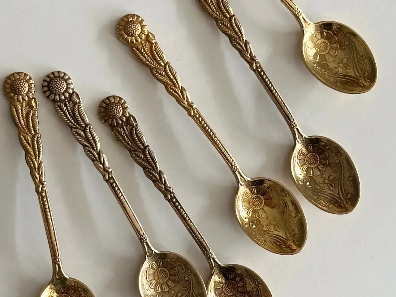 Billede 4 - Mokkaskeer, forgyldte m blomster, Denmark, 6 stk samlet