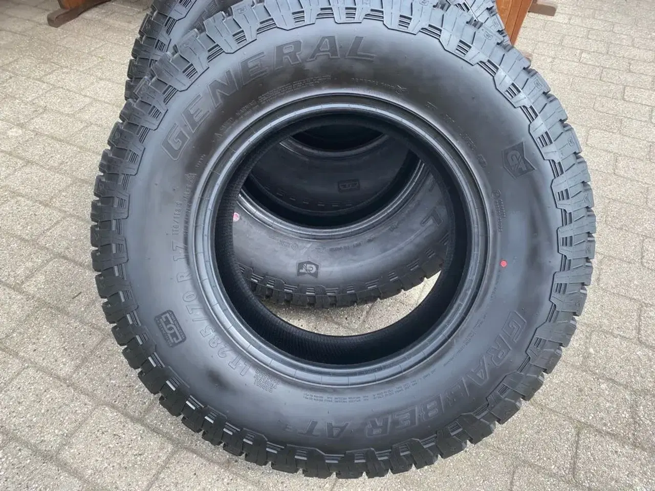 Billede 3 - General Grabber AT3  LT 285/70R17