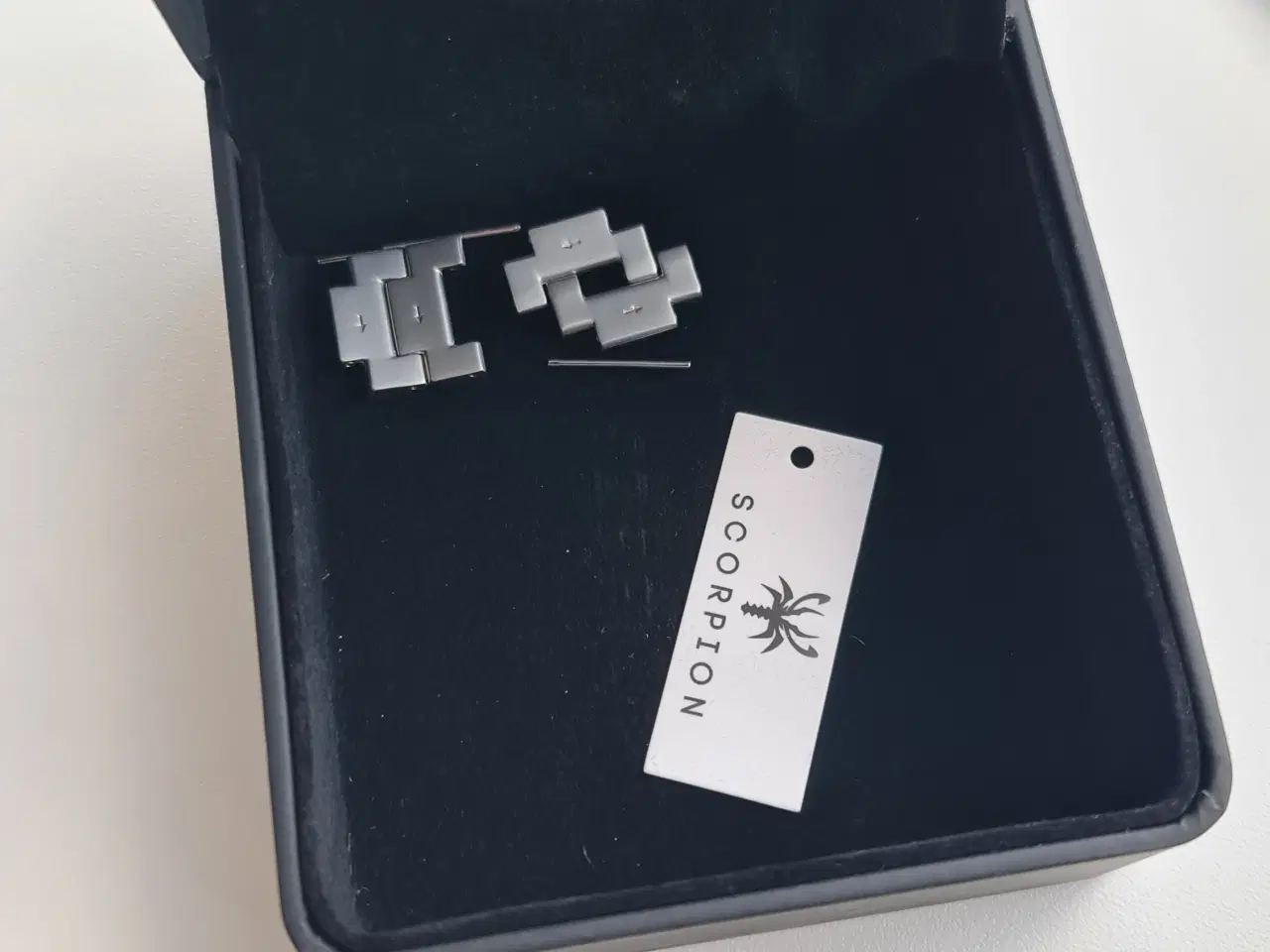 Billede 7 - Scorpion Chronograph Ur – Guld/Sølv – I Æske – Eks