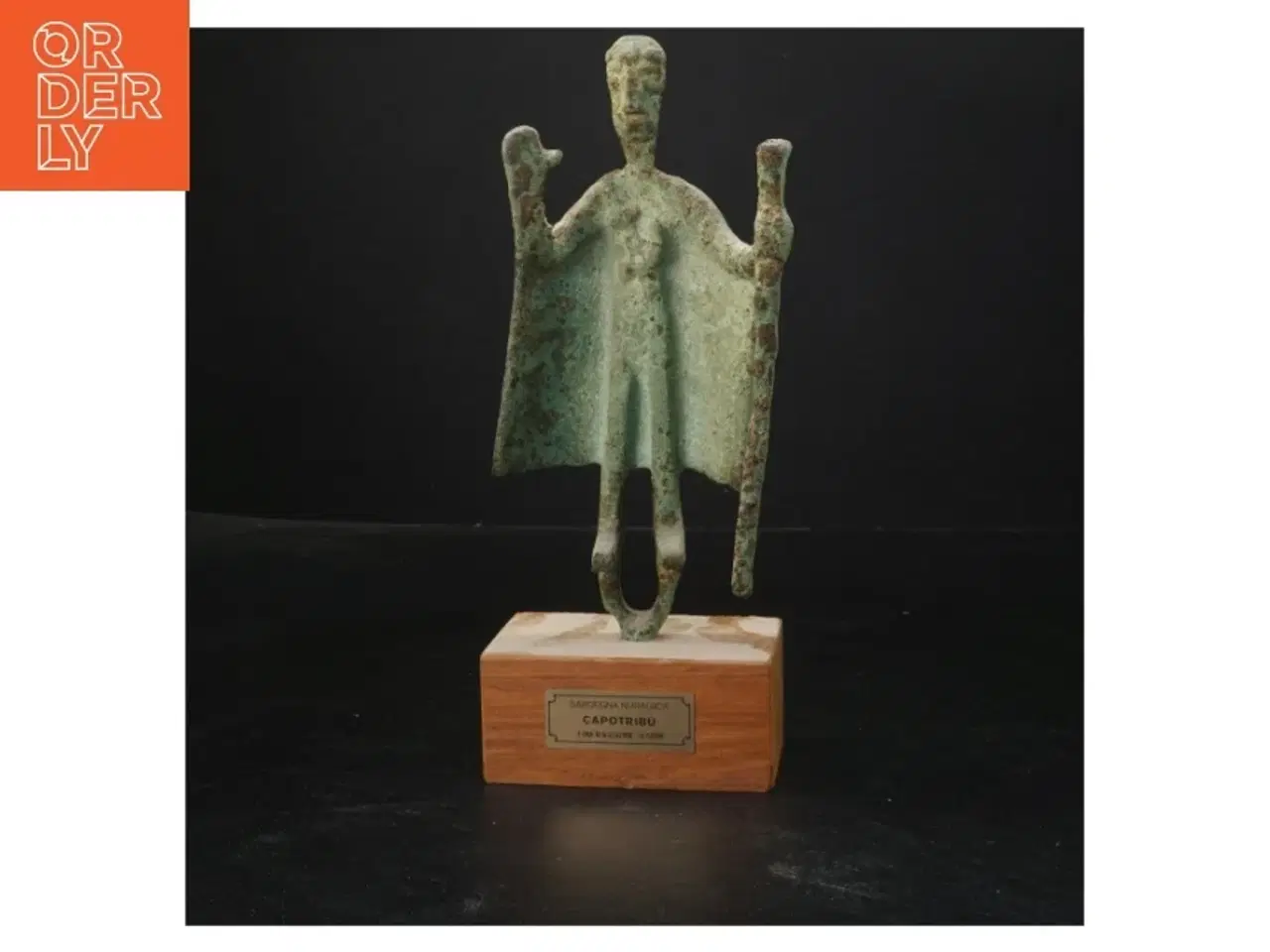 Billede 1 - Bronzefigur på træbase (str. 25x10 cm)