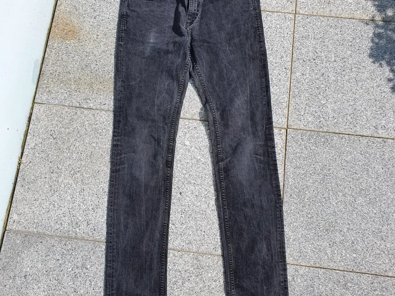 Billede 1 - Jeans. sort/koks farvet