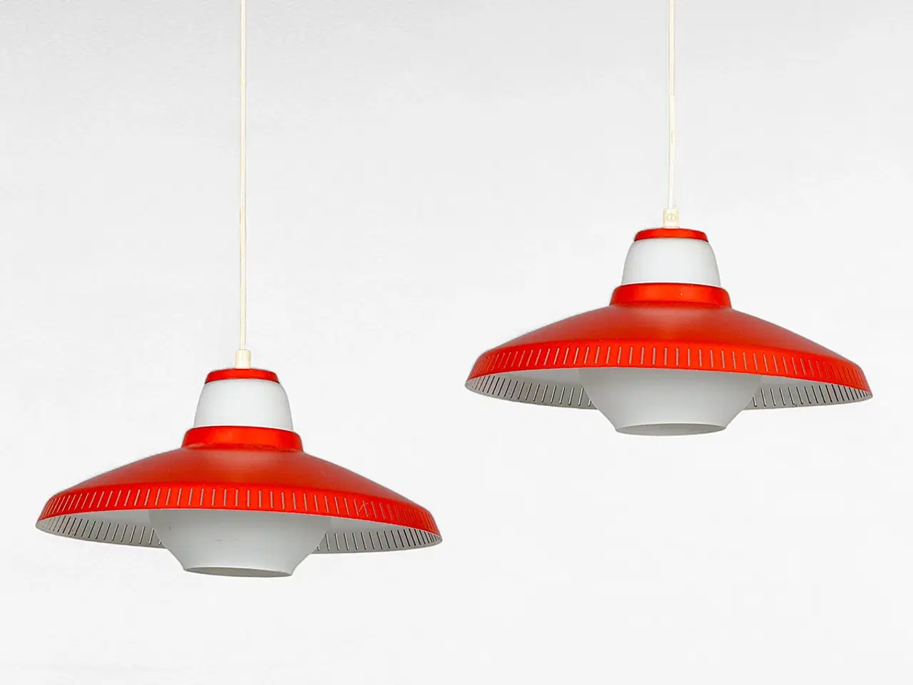 Billede 4 - Et Par Pendler af Bent Karlby for Lyfa (2)