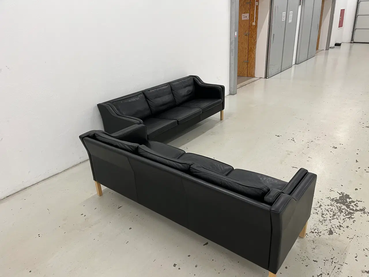 Billede 6 - Mogens Hansen MH195 2x3 Pers.Sofaer i sort premium