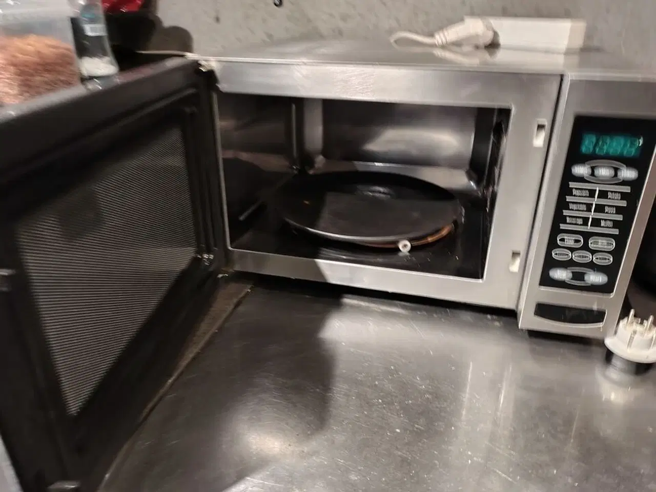 Billede 2 - Microbølgeovn.  IDÉLINE.