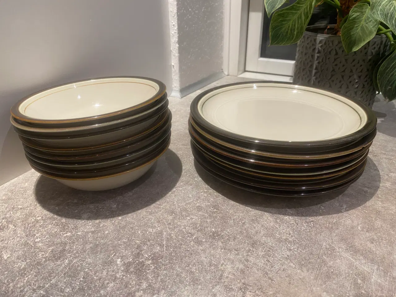 Billede 1 - Stentøjs/keramik tallerkner
