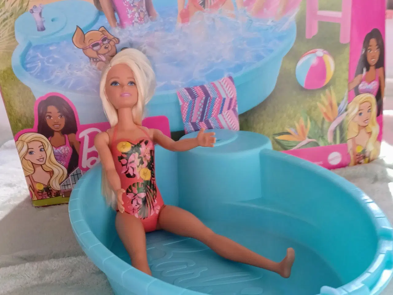Billede 3 - Barbie med pool