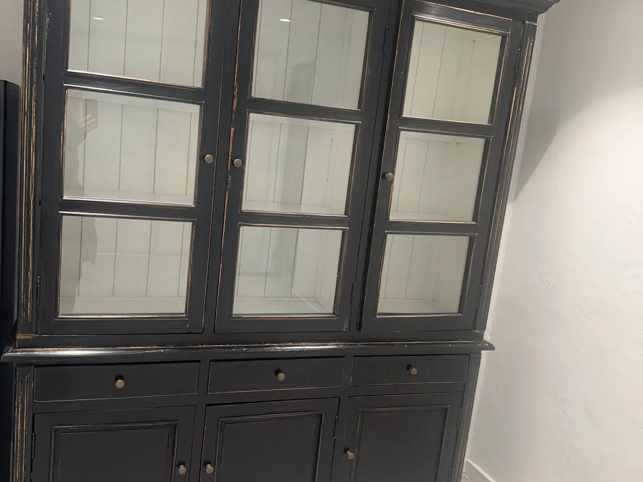 Billede 1 - Super fint sort vitrine skab