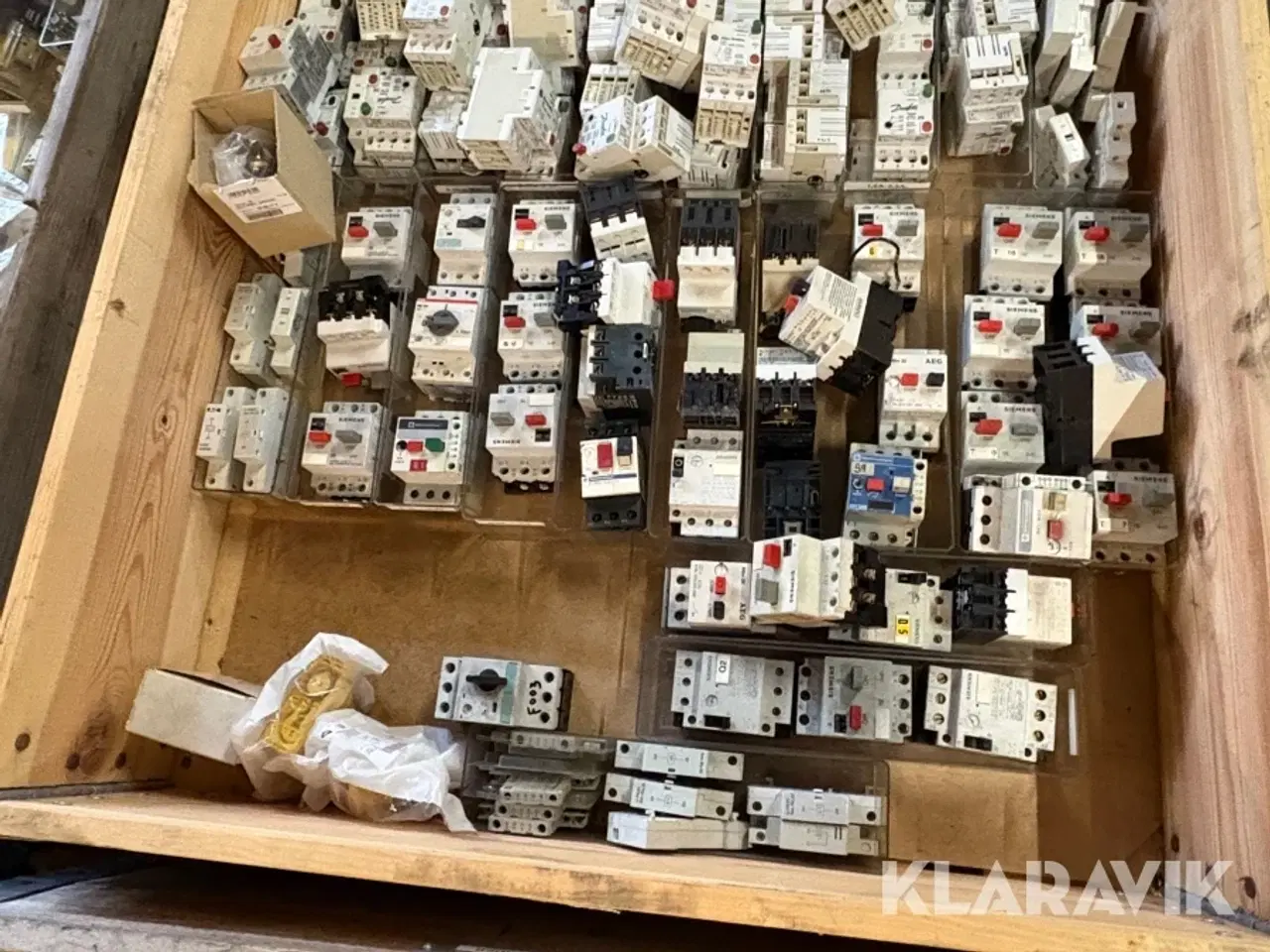 Billede 12 - Stort lot med el-komponenter - 37 paller