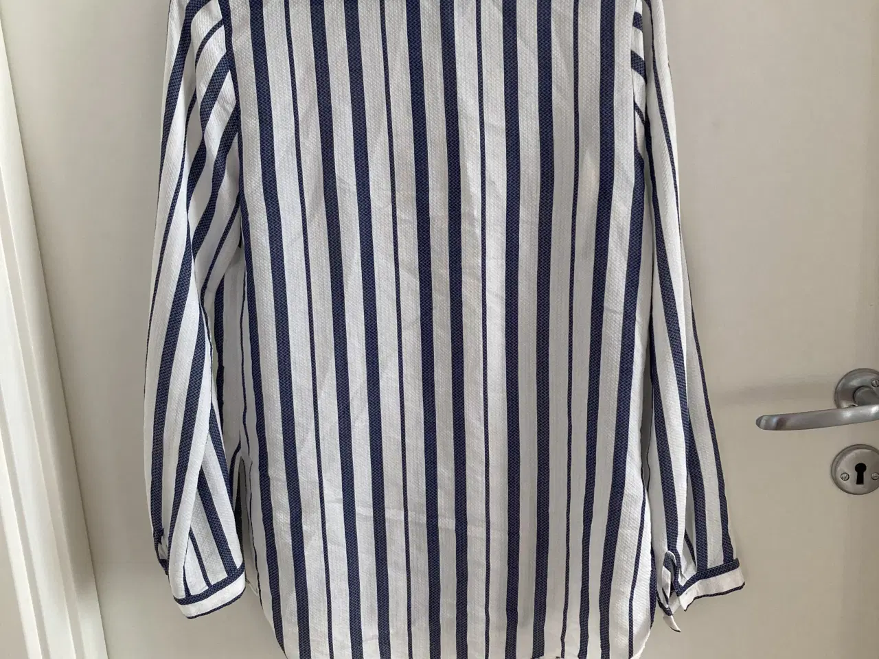 Billede 2 - Atmosphere skjorte str. 34