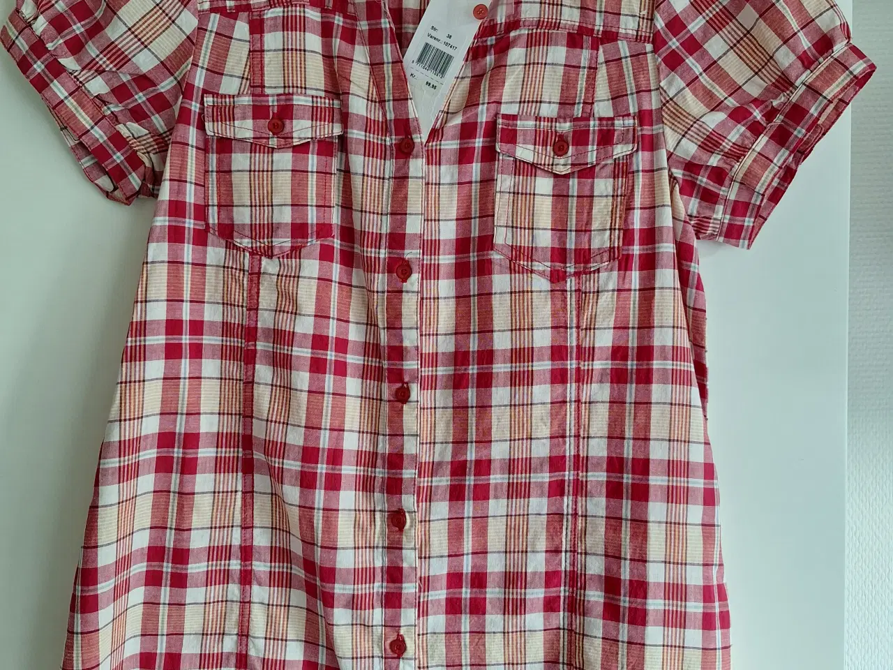 Billede 1 - Skjorte med kort ærme, str 38