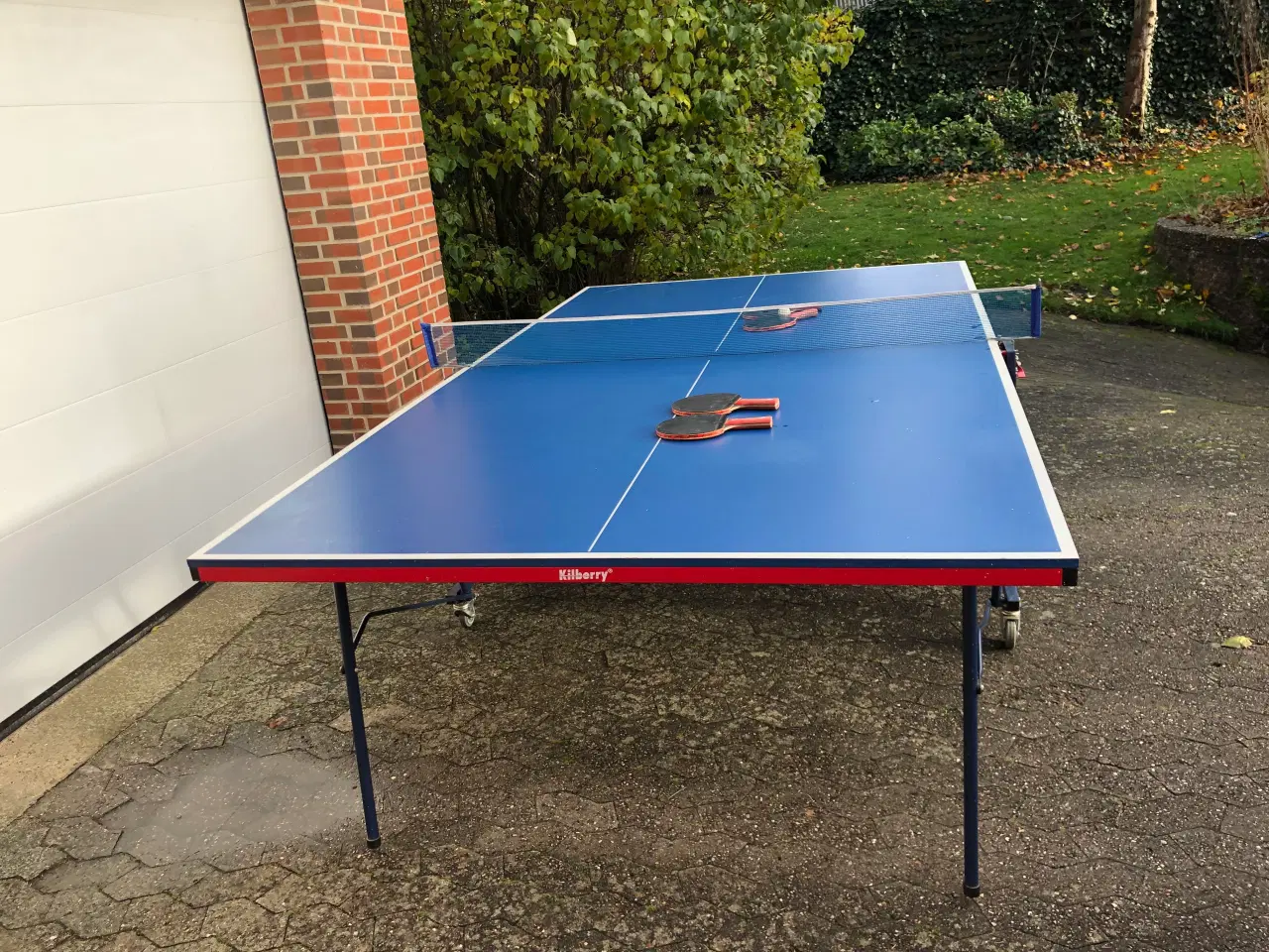 Billede 2 - Bordtennisbord med net/ bat og bolde