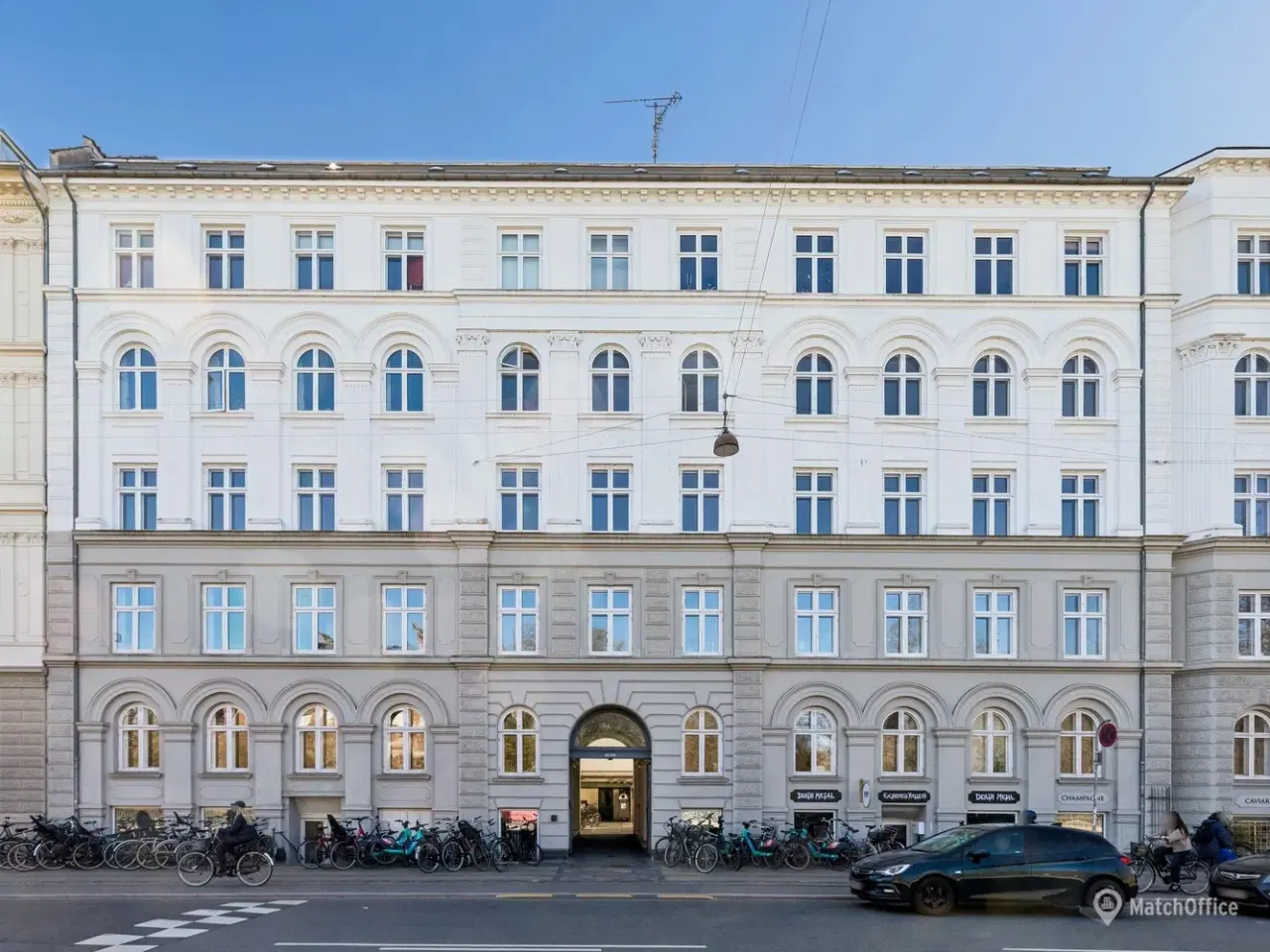 Billede 1 - 721 m² kontor med fantastisk lysindfald og udsigt til Botanisk Have