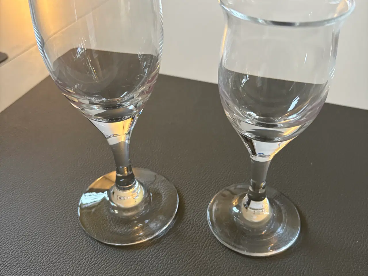 Billede 1 - Ideelle Holmegaard hvidvin, rødvin og snapseglas 