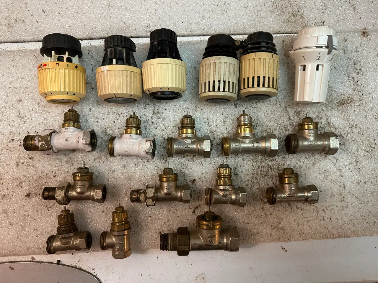 Billede 1 - Danfoss "Fremløbs" Termostatventiler og Følere