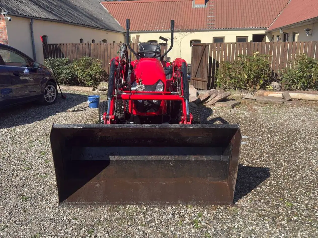 Billede 2 - Kompakt traktor perfekt til det lille landbrug