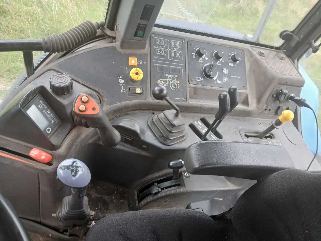 Billede 10 - New holland 8560 med frontlæsser