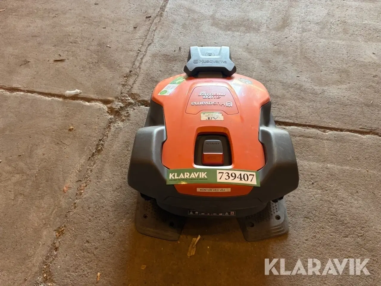 Billede 4 - Robot plæneklipper Husqvarna 520 med ladestation