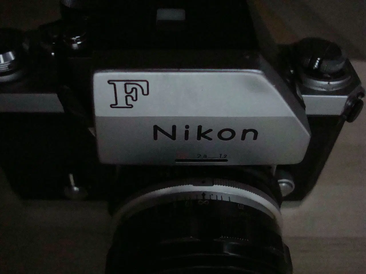 Billede 2 - Nikon F med Photomic og blitz adapter"
