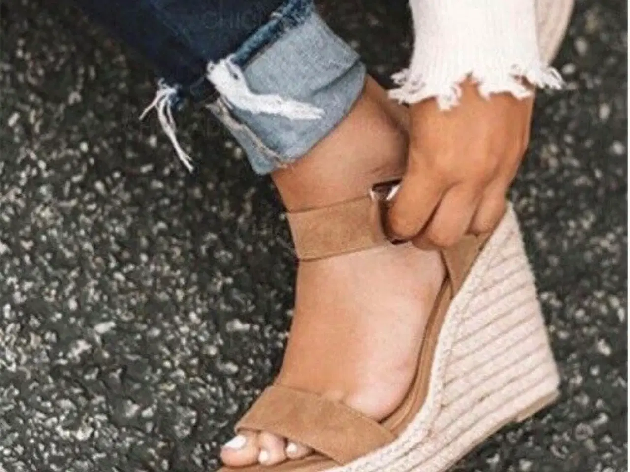 Billede 3 - 2 par sandaler i leopard og sand farvet