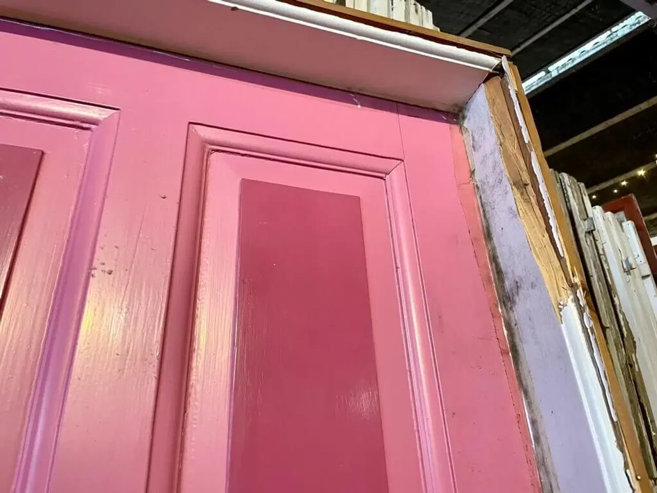 Billede 5 - Klassisk, venstrehængt Dannebrogsdør m. karm