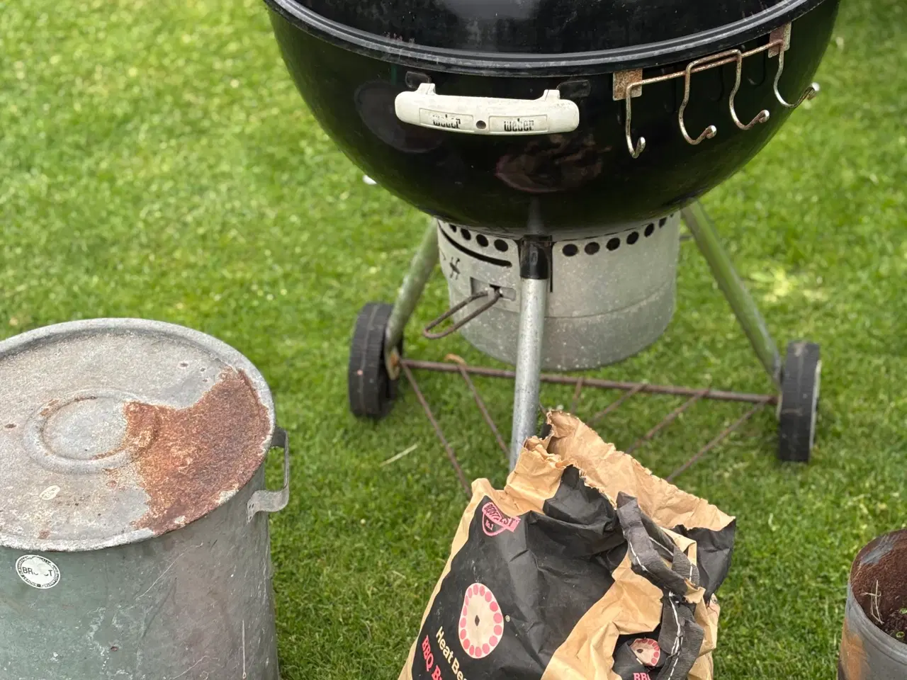 Billede 2 - Weber kuglegrill 57 cm med tilbehør