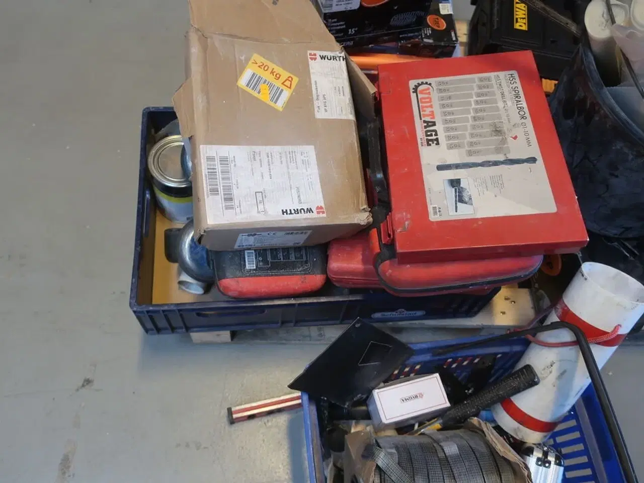 Billede 3 - Palle med byggematrialer og værktæj