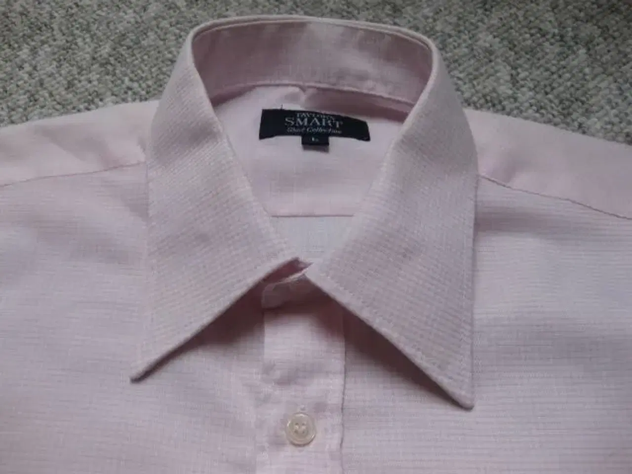 Billede 2 - Str. L, lyserød/hvid skjorte