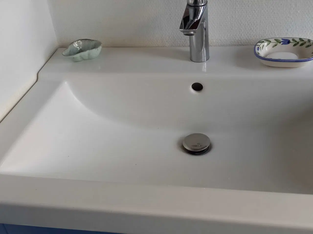 Billede 2 - Håndvask med skab til badeværelse